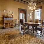 Vintage Venice Apartment